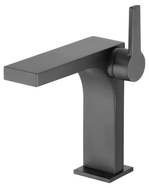 Keuco Wasserhahn in Schwarzchrom, mit einem rechteckigen Auslauf und einem seitlichen Hebel zur Steuerung des Wasserflusses, auf quadratischer Basis montiert.